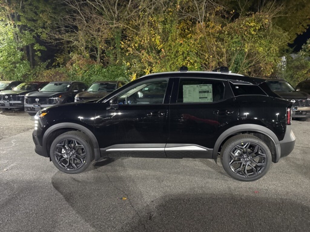 New 2026 Nissan Kicks SR SUV