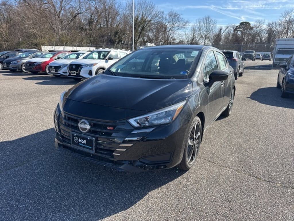 New 2025 Nissan Versa 1.6 SR Sedan