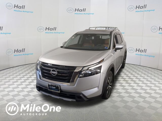 2025 Nissan Pathfinder Platinum 4WD's photo