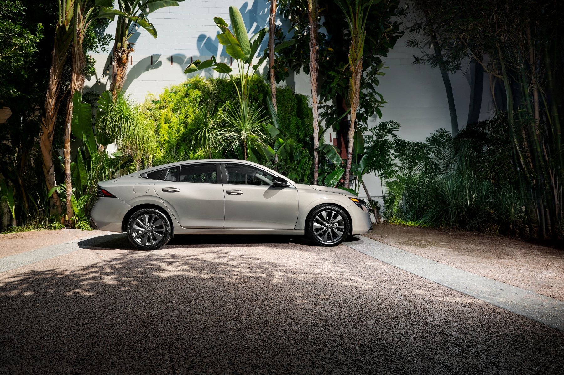 2026%20Nissan%20Sentra%20parked-tropical-trees.png