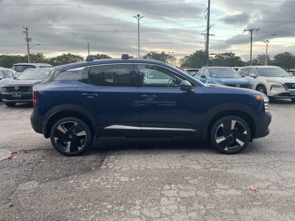 New 2026 Nissan Kicks SR SUV