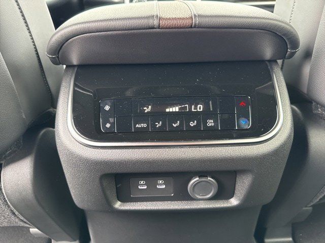 2026 Nissan Armada SL - Photo 24
