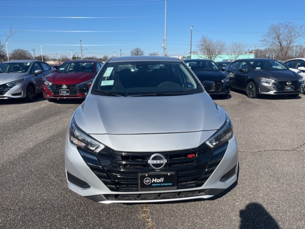 New 2025 Nissan Versa 1.6 SR Sedan