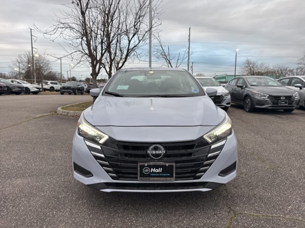 New 2025 Nissan Versa 1.6 SV Sedan