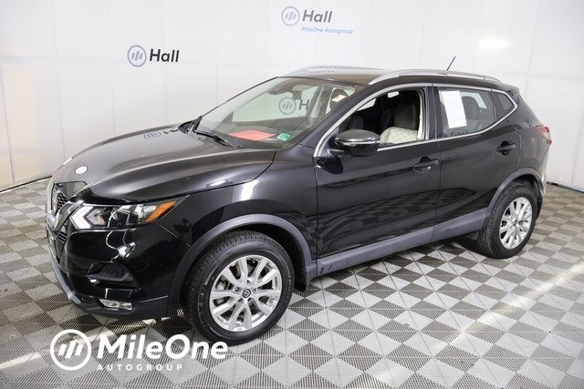 2021 Nissan Rogue Sport SV's photo