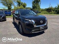 2025 Nissan Pathfinder SV SUV