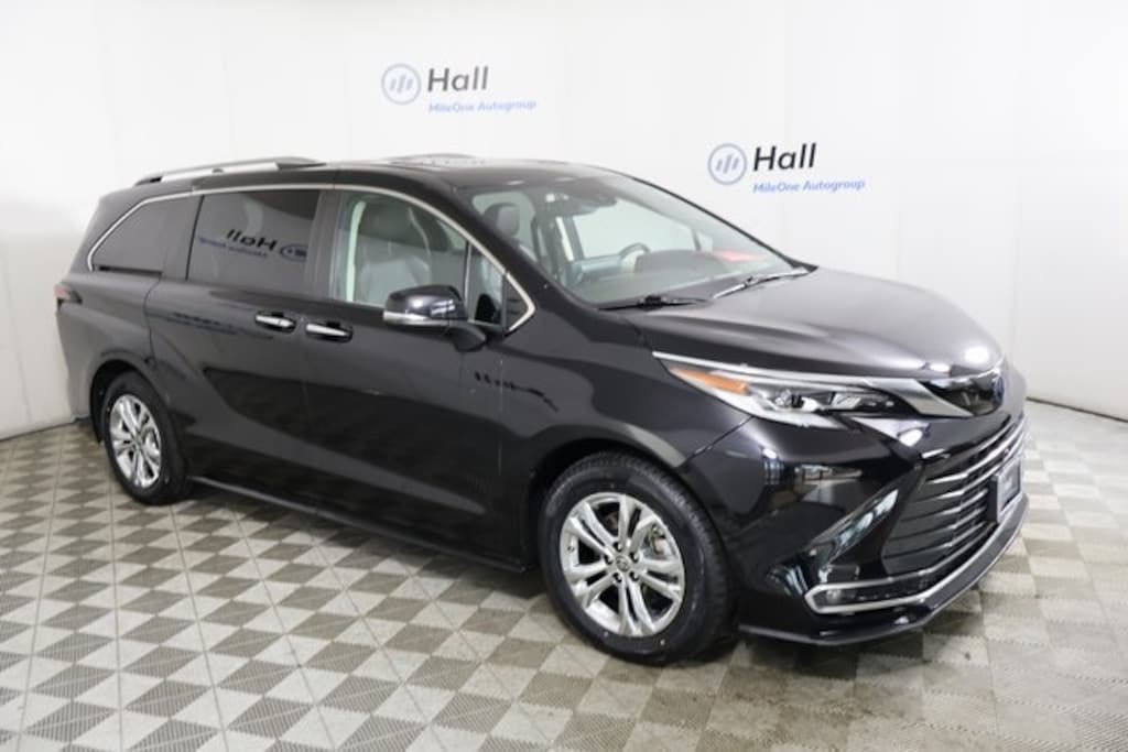 Used 2023 Toyota Sienna Platinum Minivan/Van
