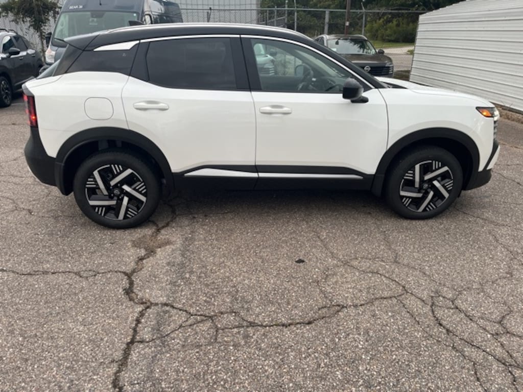 New 2026 Nissan Kicks SV SUV