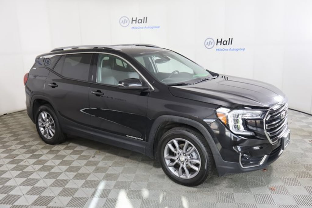 Used 2024 GMC Terrain SLT SUV