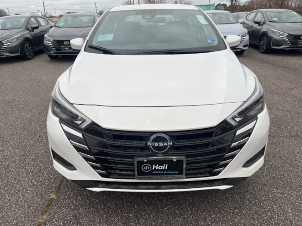 New 2025 Nissan Versa 1.6 SV Sedan