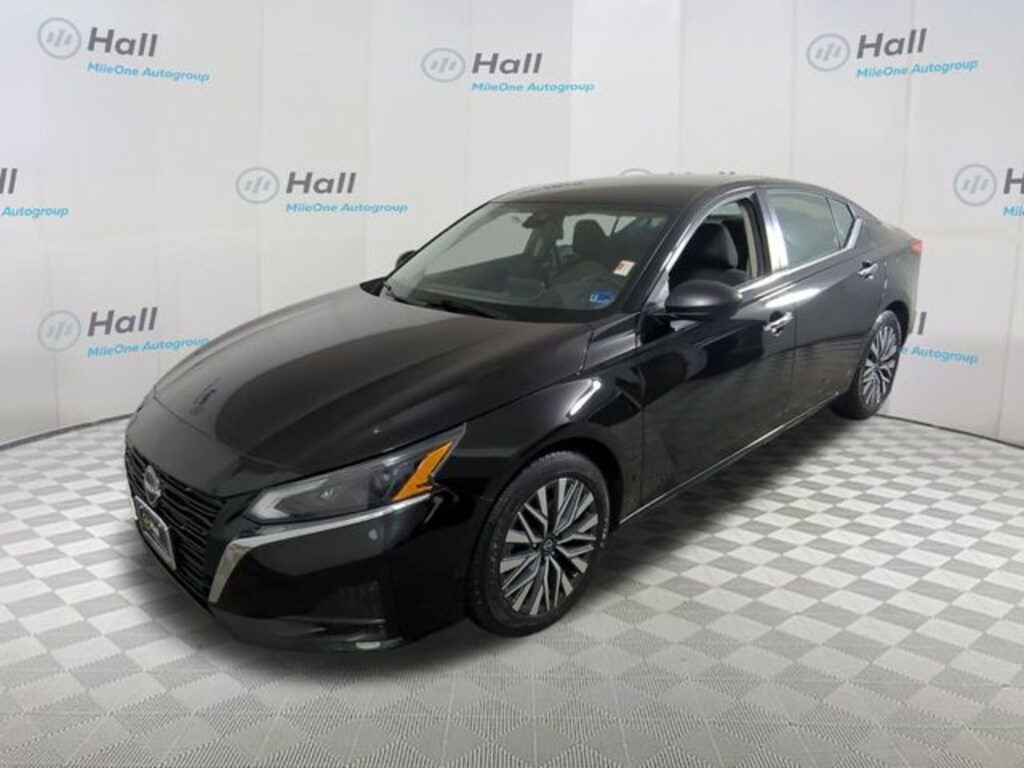 Used 2024 Nissan Altima 2.5 SV Sedan