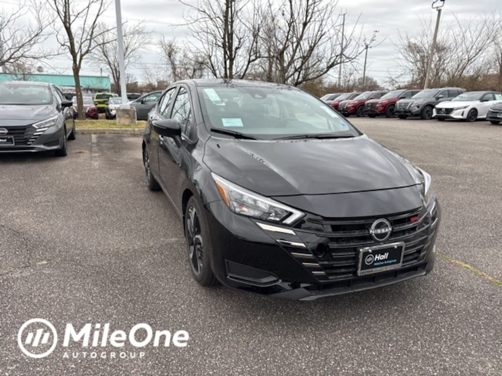 New 2025 Nissan Versa 1.6 SR Sedan