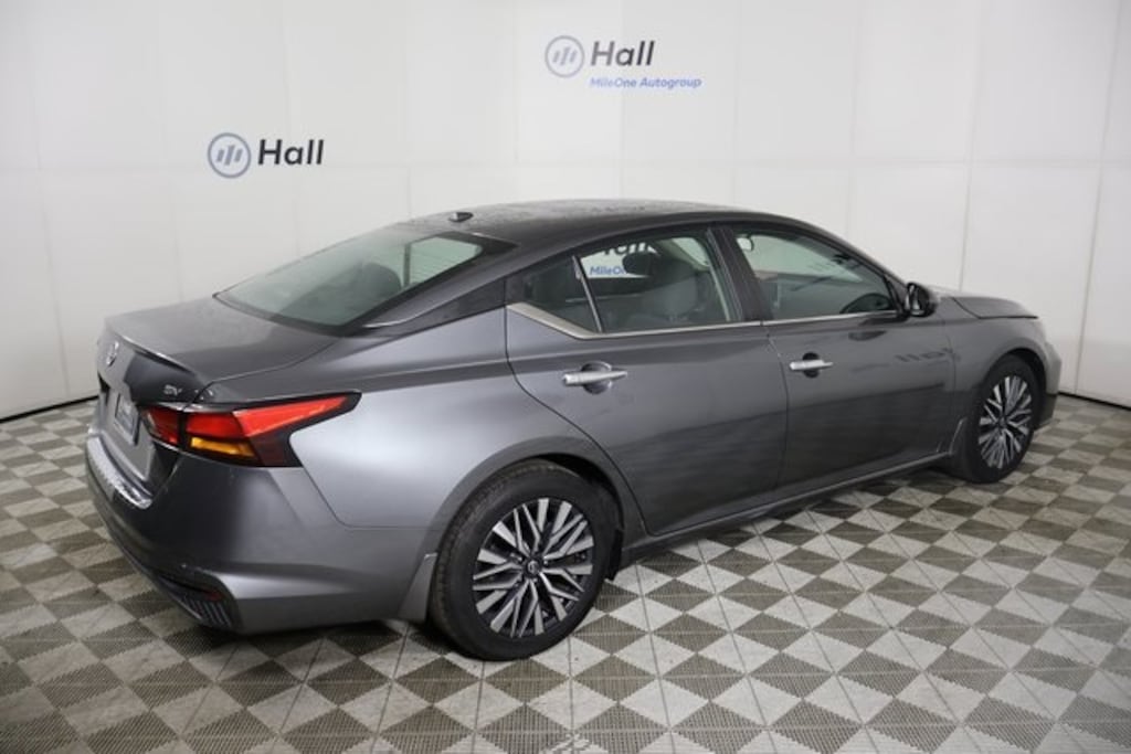 Used 2023 Nissan Altima 2.5 SV Sedan