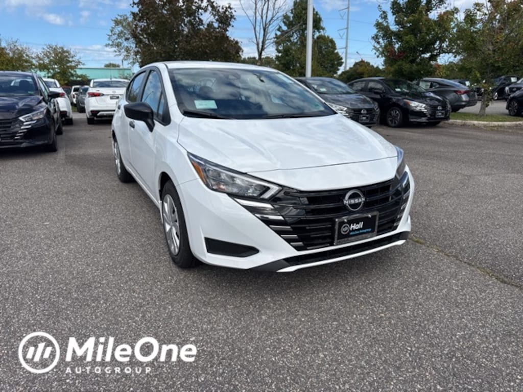 New 2025 Nissan Versa 1.6 S Sedan