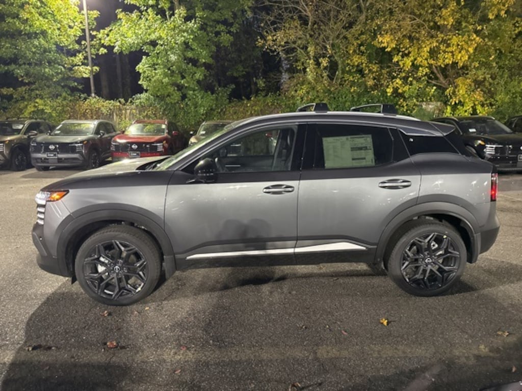 New 2026 Nissan Kicks SR SUV