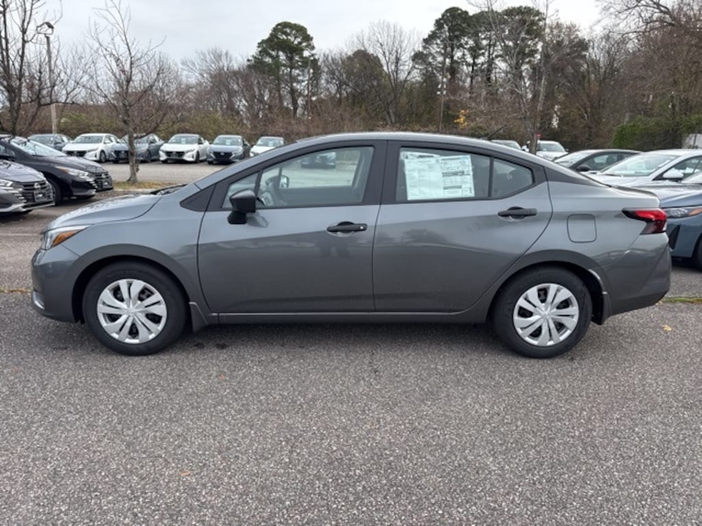 New 2025 Nissan Versa 1.6 S Sedan