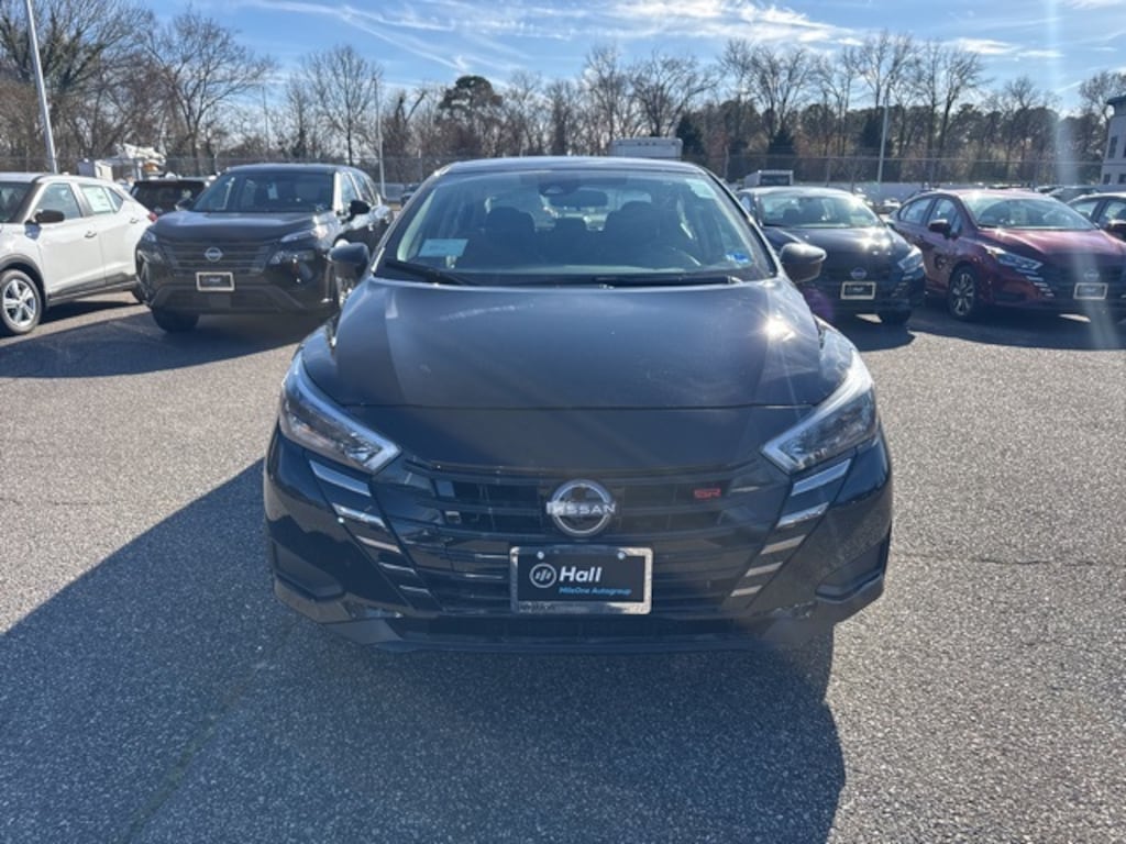 New 2025 Nissan Versa 1.6 SR Sedan