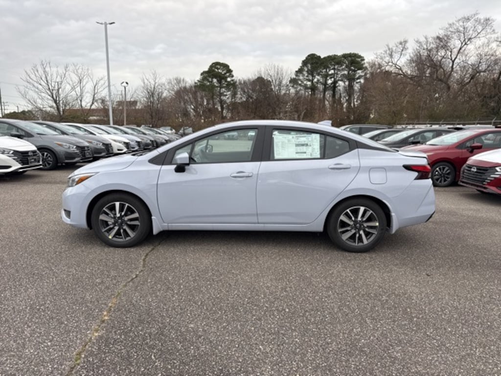 New 2025 Nissan Versa 1.6 SV Sedan