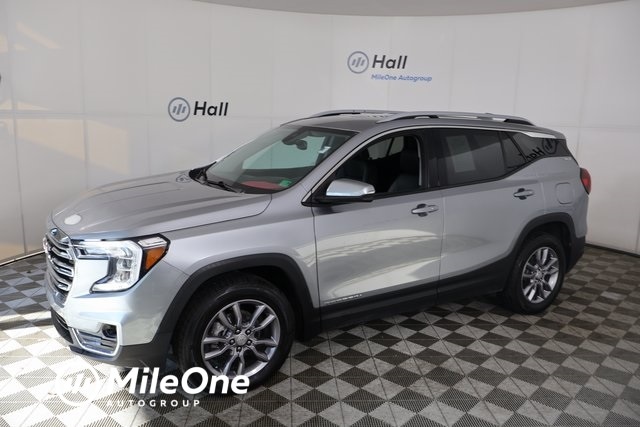 2024 GMC Terrain SLT's photo