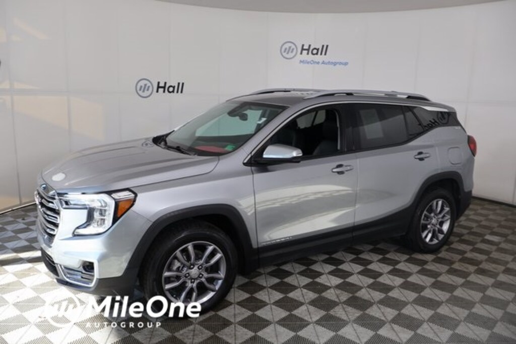 Used 2024 GMC Terrain SLT SUV