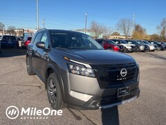 2025 Nissan Pathfinder SL SUV