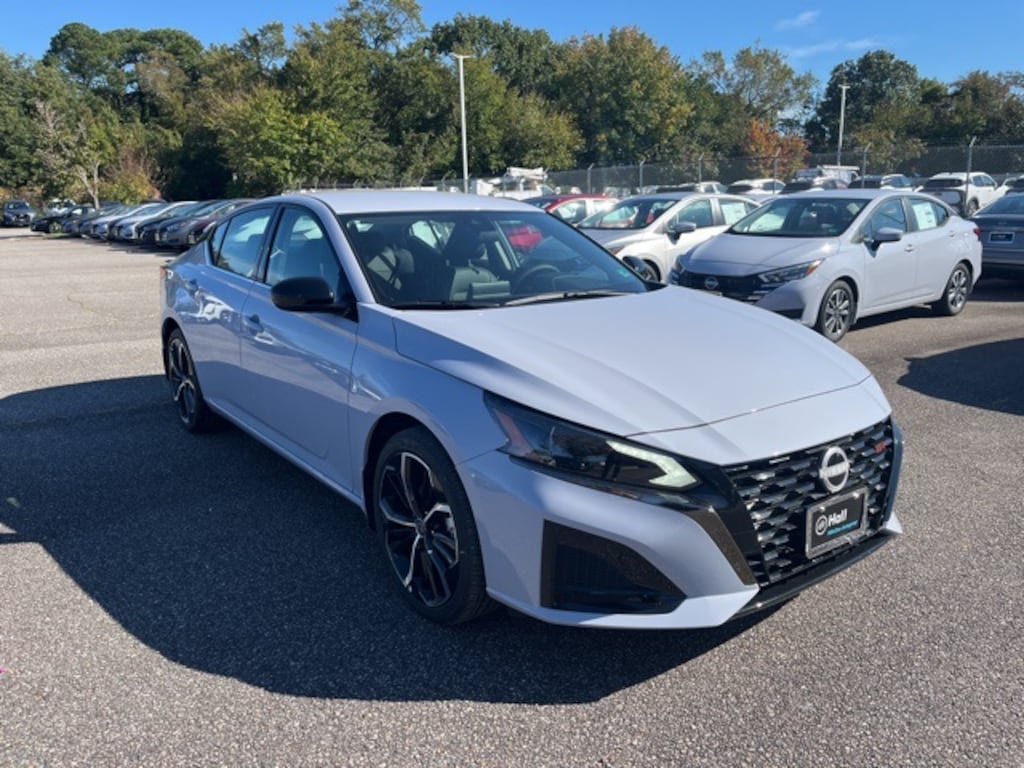 New 2025 Nissan Altima 2.5 SR Sedan