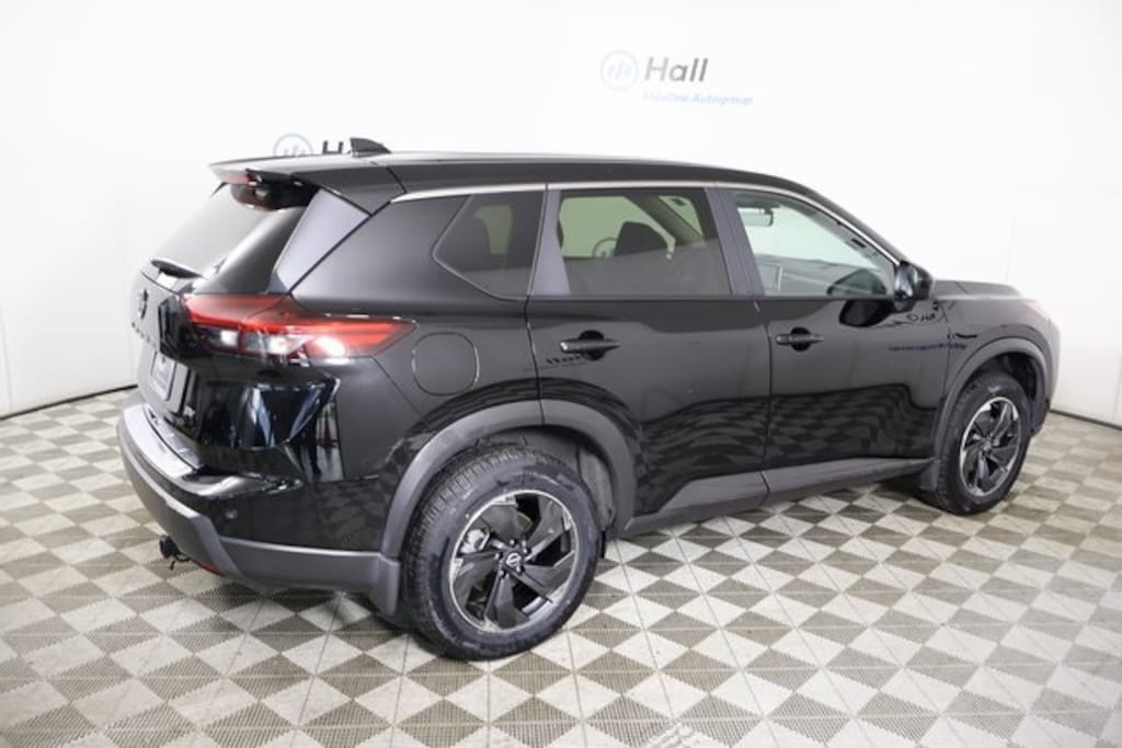 Used 2024 Nissan Rogue SV SUV
