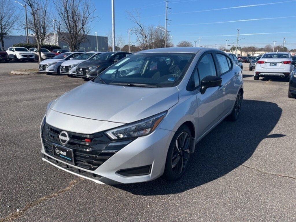 New 2025 Nissan Versa 1.6 SR Sedan