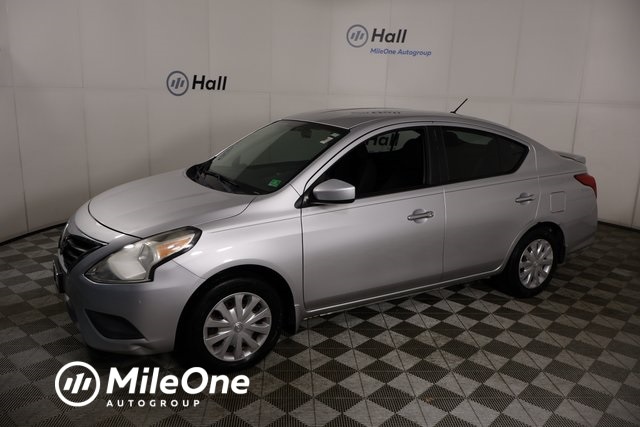 2017 Nissan Versa Sedan SV's photo