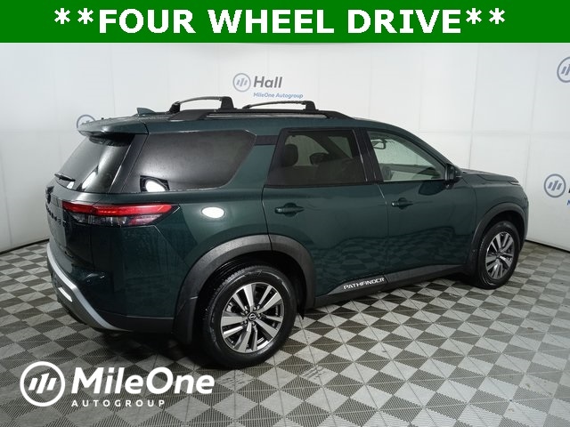 2022 Nissan Pathfinder SL