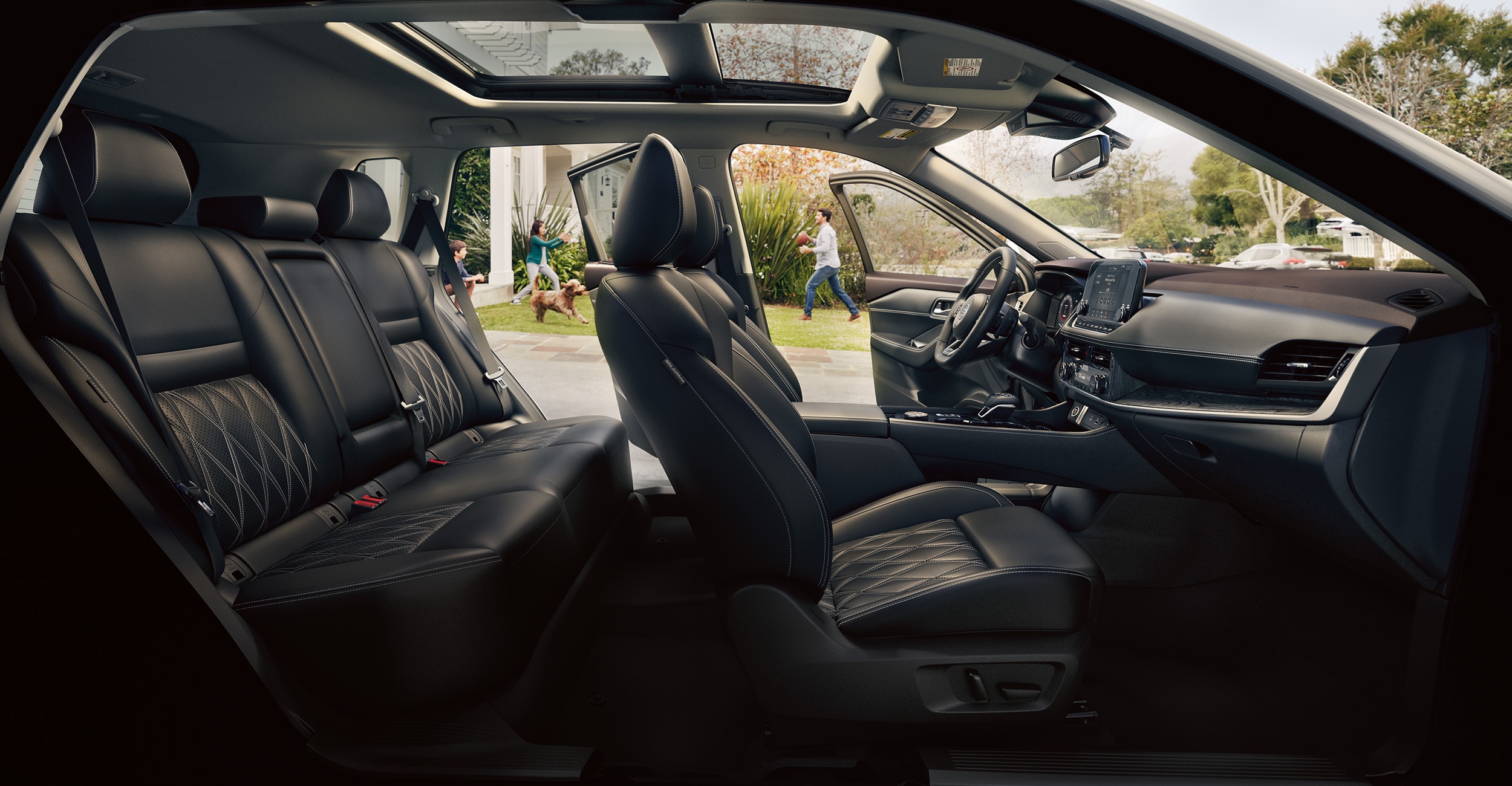 2023-Nissan-Rogue-Interior-Gray-SideView.jpg