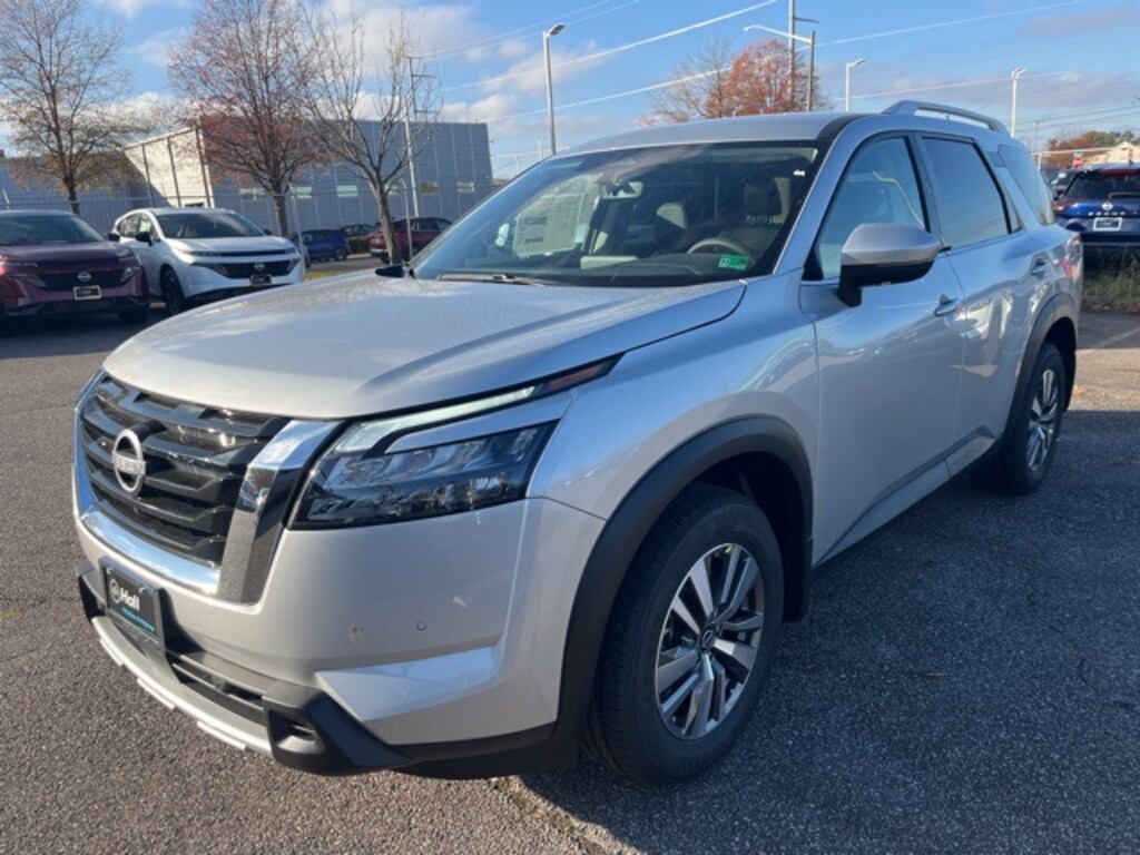 New 2025 Nissan Pathfinder SL SUV
