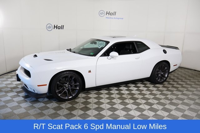 2023 Dodge Challenger R/T's photo