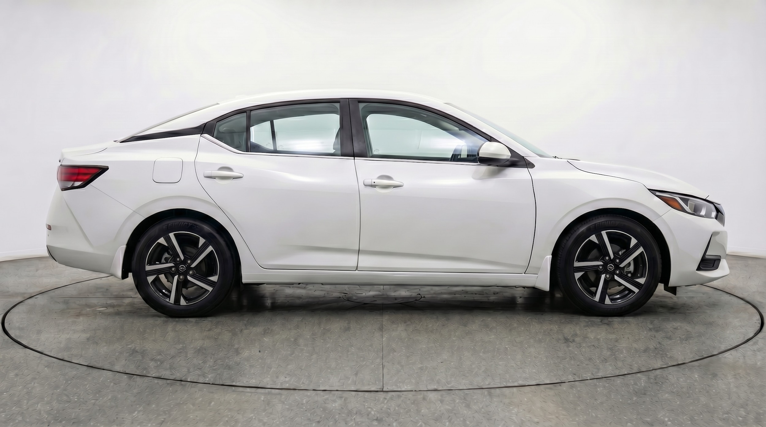 Thumbnail: 2025 Nissan Sentra - 8
