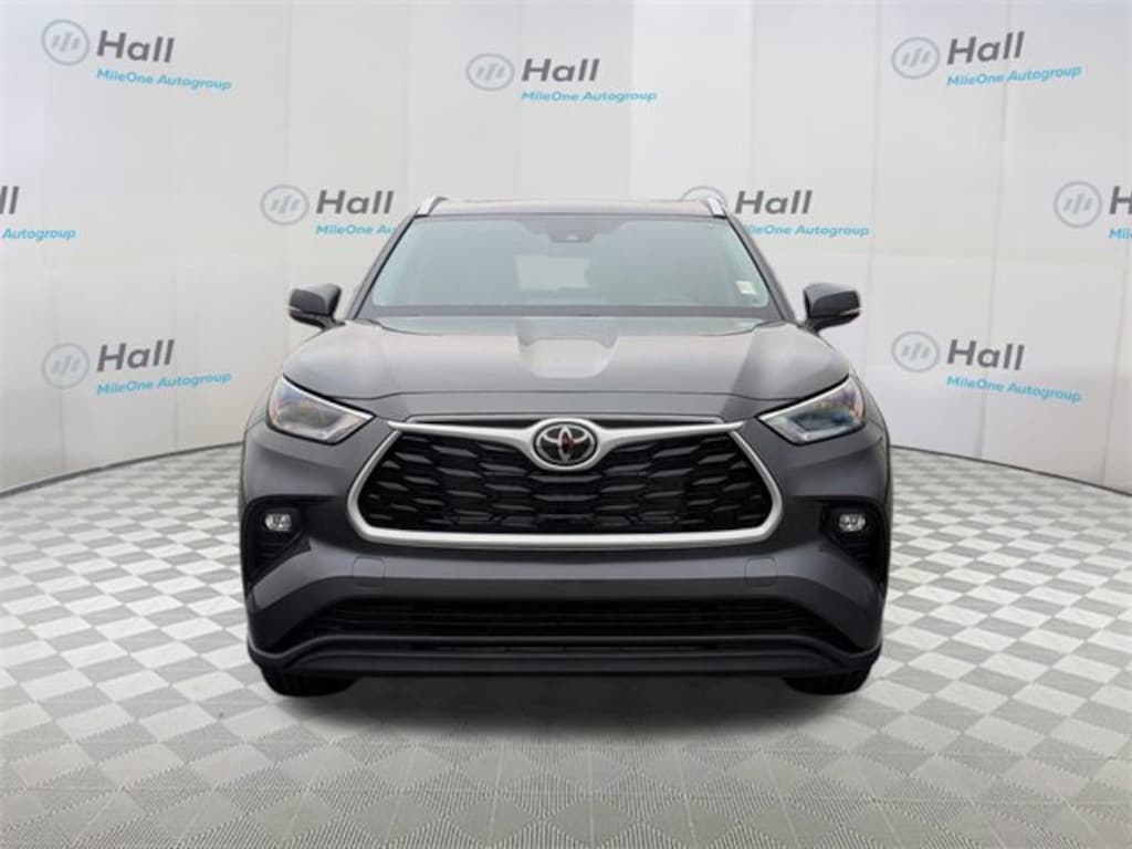 Used 2025 Toyota Highlander Hybrid XLE SUV
