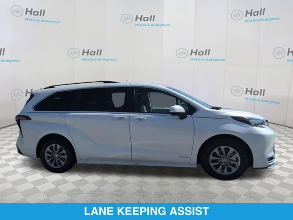 Used 2021 Toyota Sienna XLE Van