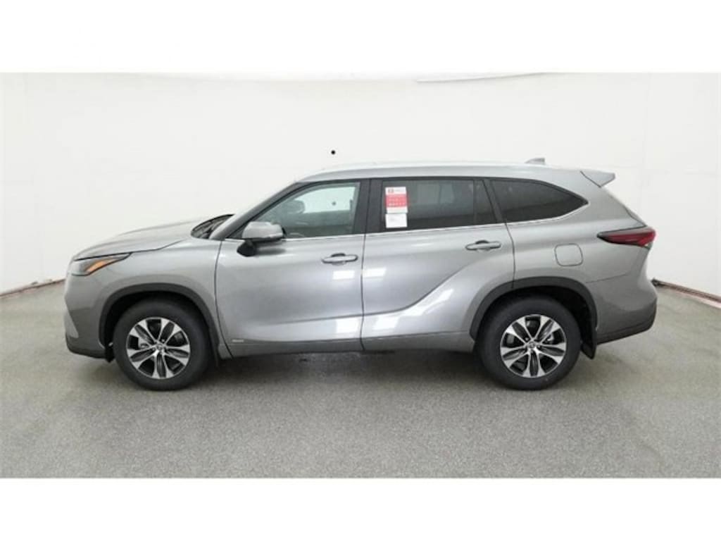 New 2026 Toyota Highlander Hybrid XLE SUV