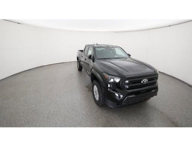 2025 Toyota Tacoma SR5 - Photo 14