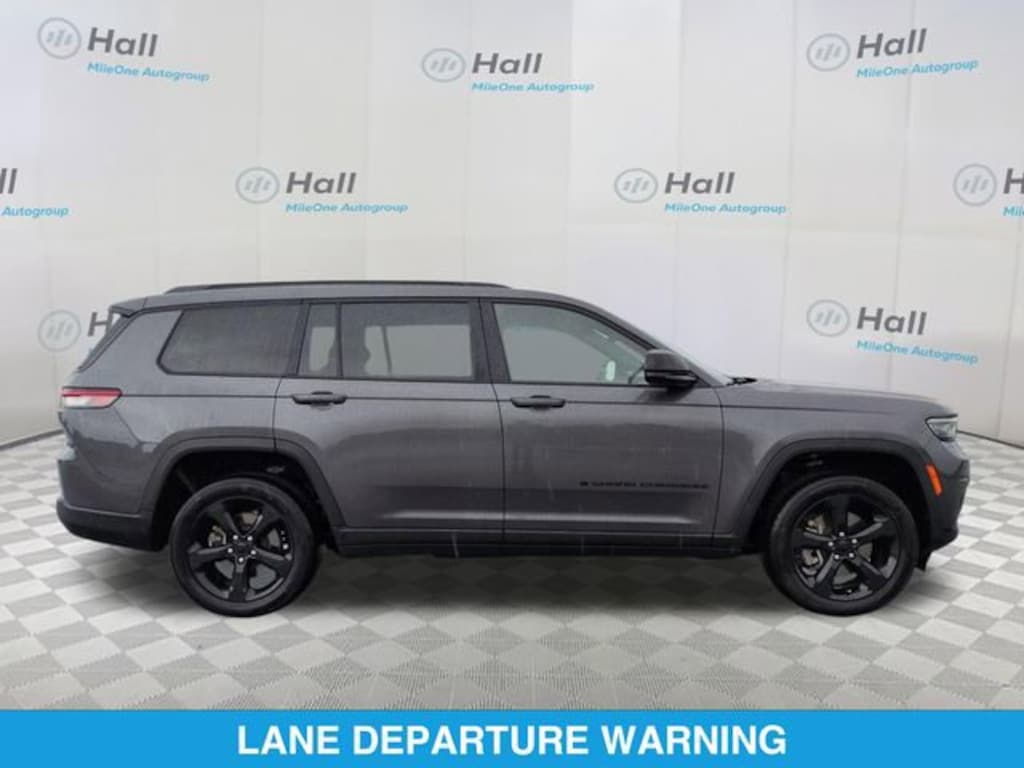 Used 2023 Jeep Grand Cherokee Altitude SUV