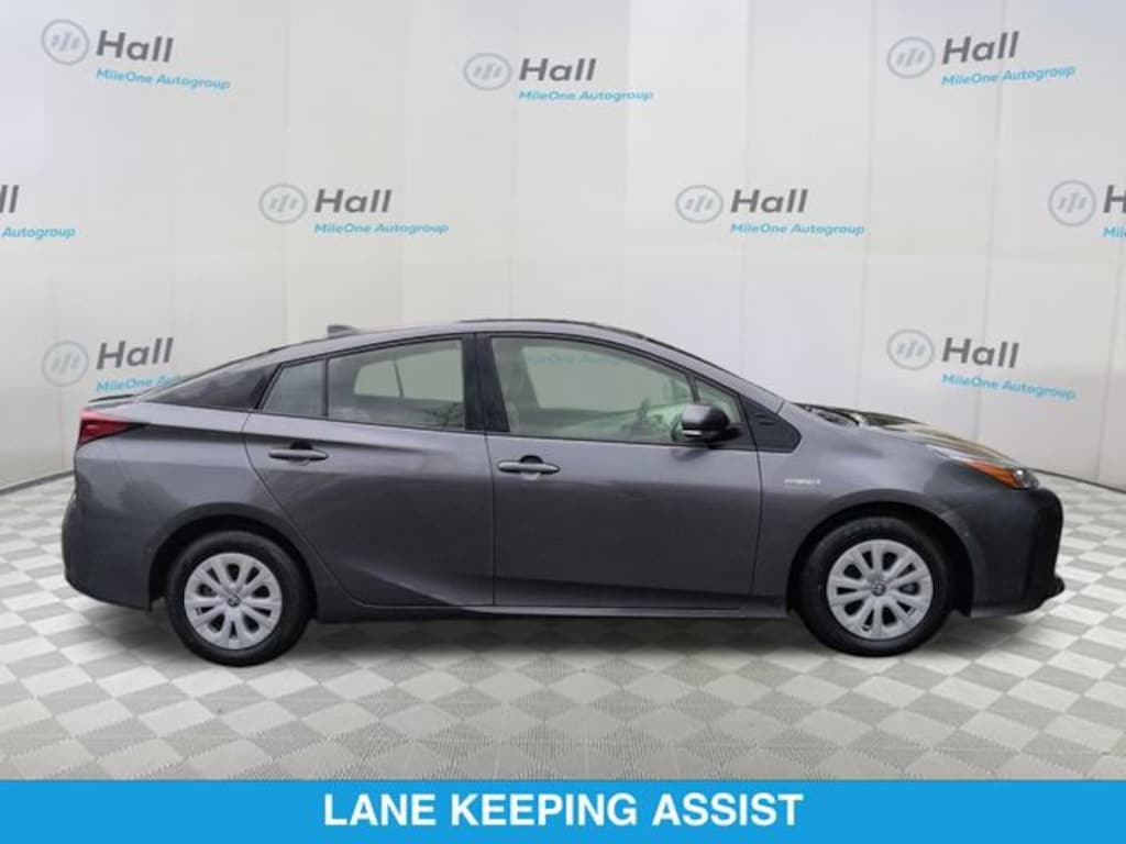 Used 2022 Toyota Prius LE Hatchback