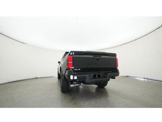2025 Toyota Tacoma SR5 - Photo 22