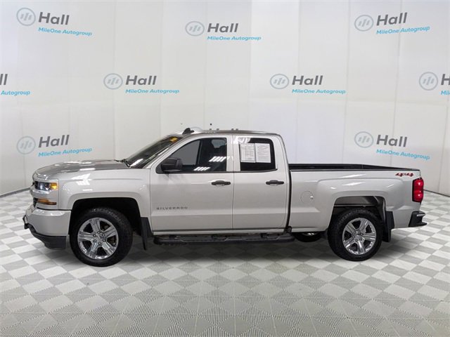 2019 Chevrolet Silverado 1500 LD Custom's photo