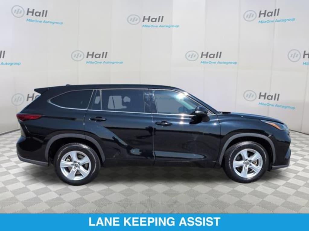 Used 2022 Toyota Highlander Hybrid LE SUV