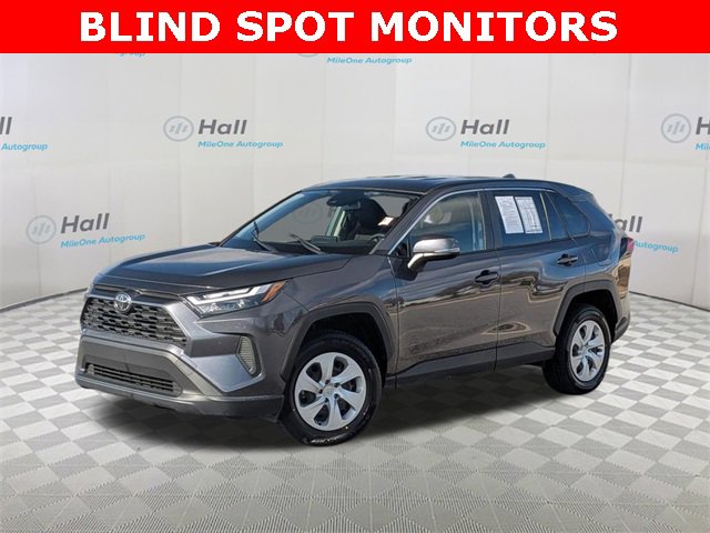 2023 Toyota RAV4 LE's photo