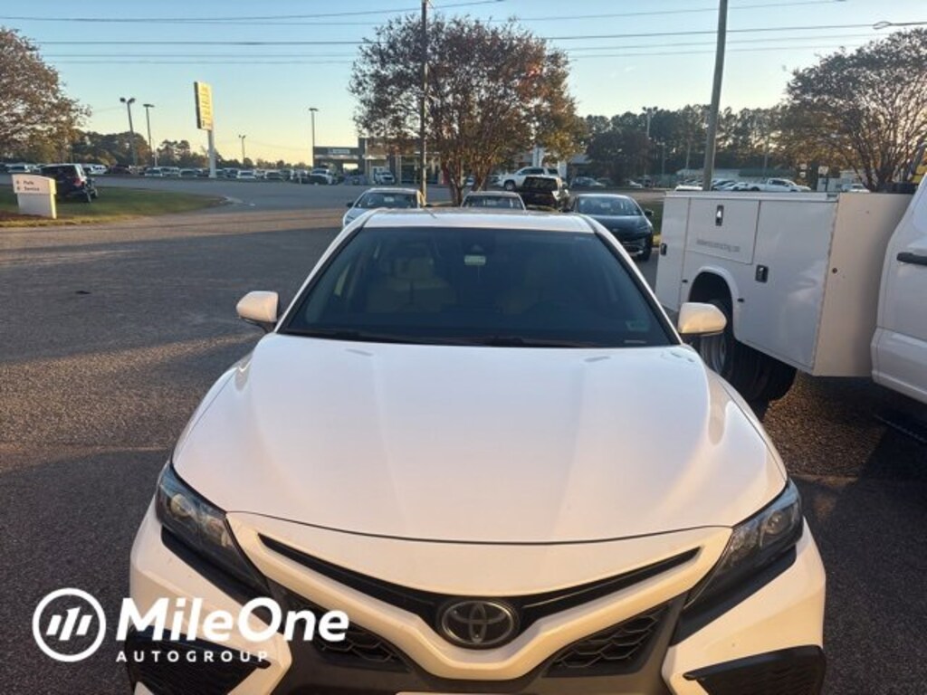 Used 2022 Toyota Camry SE Sedan