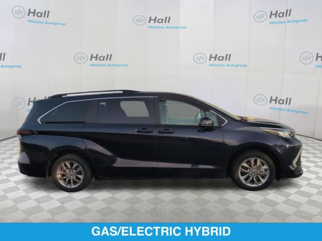 Used 2023 Toyota Sienna LE Van Passenger Van