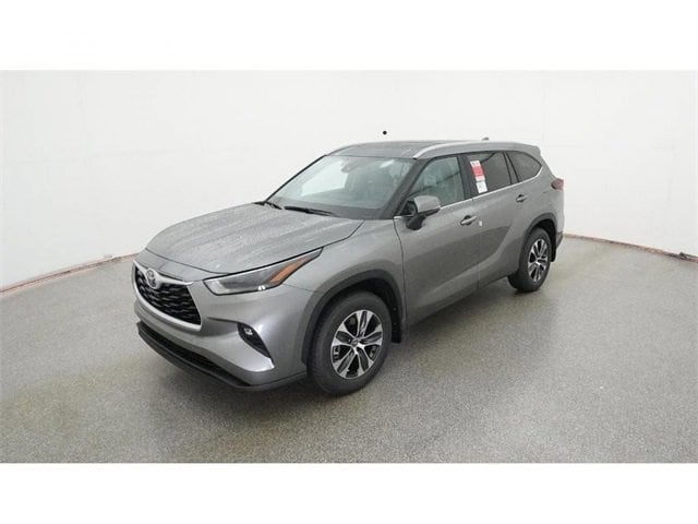 2026 Toyota Highlander XLE's photo