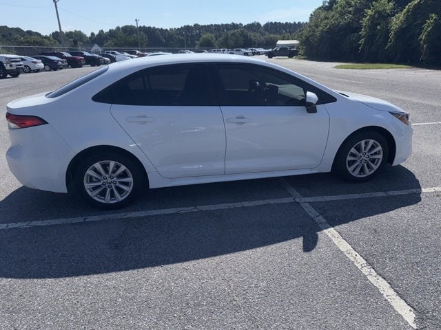 Used 2024 Toyota Corolla LE with VIN 5YFB4MDEXRP204558 for sale in Northfield, Minnesota