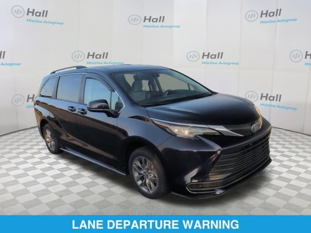 Used 2023 Toyota Sienna LE Van Passenger Van