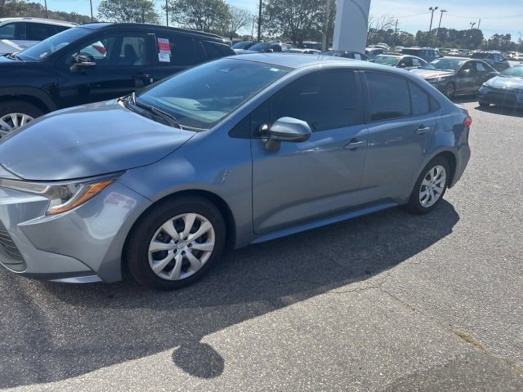 Used 2025 Toyota Corolla LE Sedan
